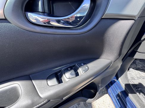 Used 2019 Nissan Sentra S image 11