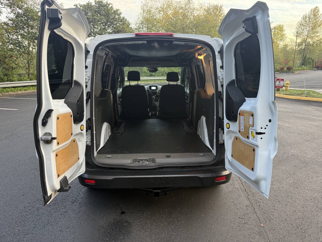 Used 2019 Ford Transit Connect XL FWD image 19