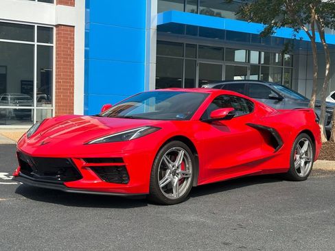 Used 2022 Chevrolet Corvette Stingray Preferred Cpe w/ Z51 Performance Package RWD image 1