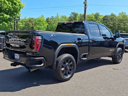 Used 2025 GMC Sierra 2500 AT4 w/ AT4 Preferred Package AWD/4WD image 6
