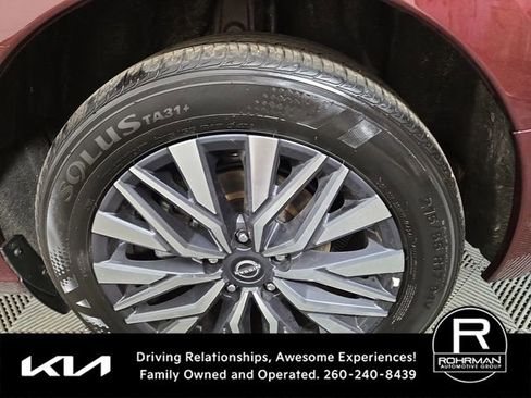 Used 2025 Nissan Altima 2.5 SV image 11