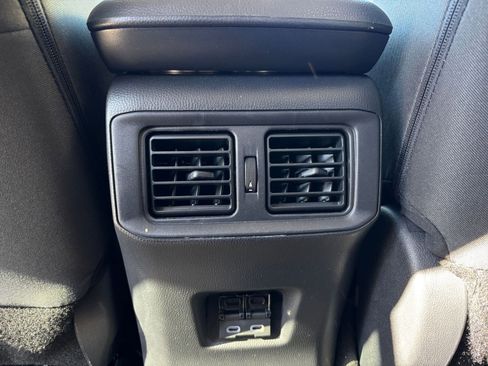 Used 2025 Toyota RAV4 XLE image 24