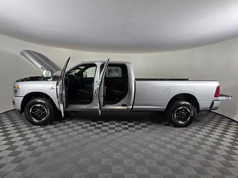 New 2026 RAM 3500 Laramie AWD/4WD image 15