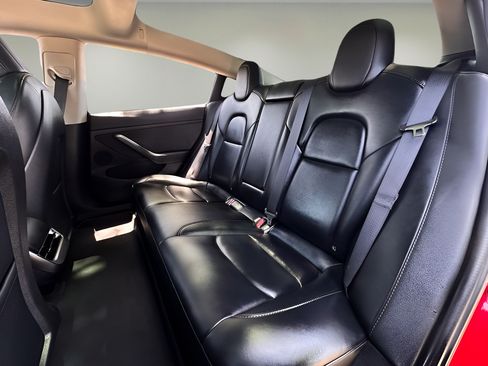 Used 2022 Tesla Model 3 Long Range AWD/4WD image 16