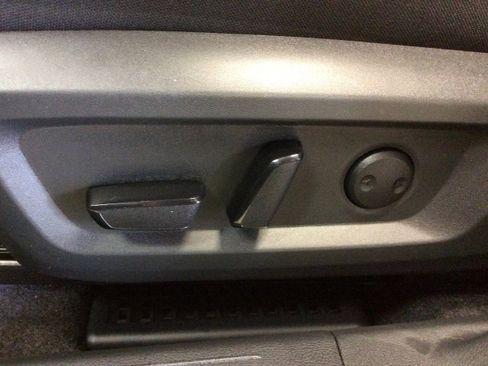 Used 2024 Nissan Rogue SV image 16