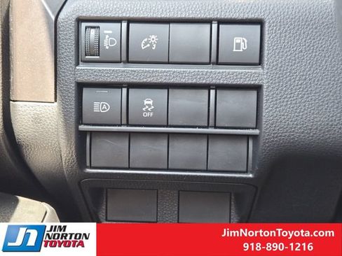 Used 2025 Toyota 4Runner SR5 AWD/4WD image 23