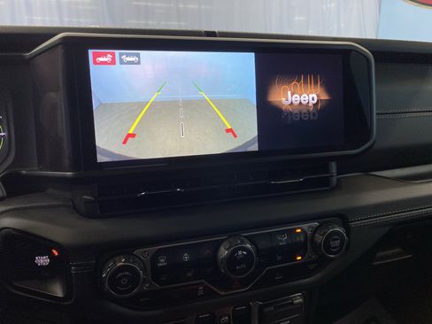 Used 2024 Jeep Wrangler Sahara w/ Technology Group image 17