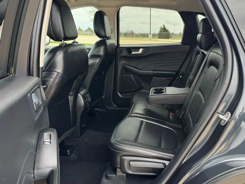 Used 2022 Ford Escape SEL w/ Technology Package FWD image 24