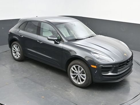 New 2025 Porsche Macan image 37
