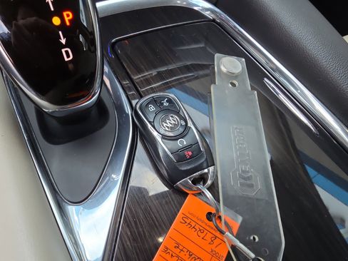 Used 2018 Buick Enclave Essence image 41