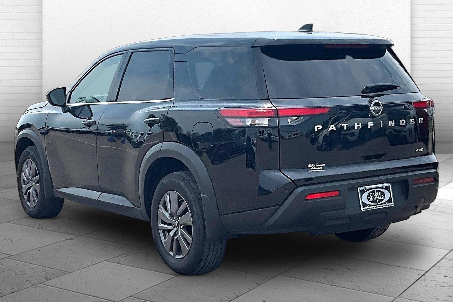 Used 2025 Nissan Pathfinder S AWD/4WD image 11