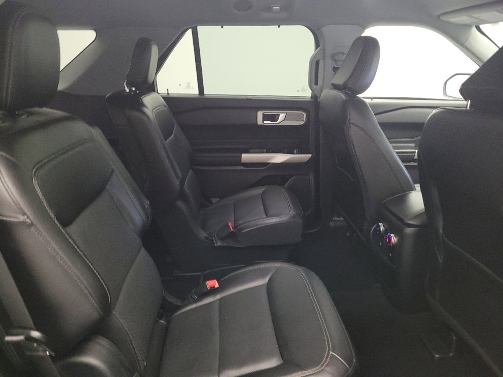 Used 2021 Ford Explorer Limited w/ Equipment Group 301A AWD/4WD image 19