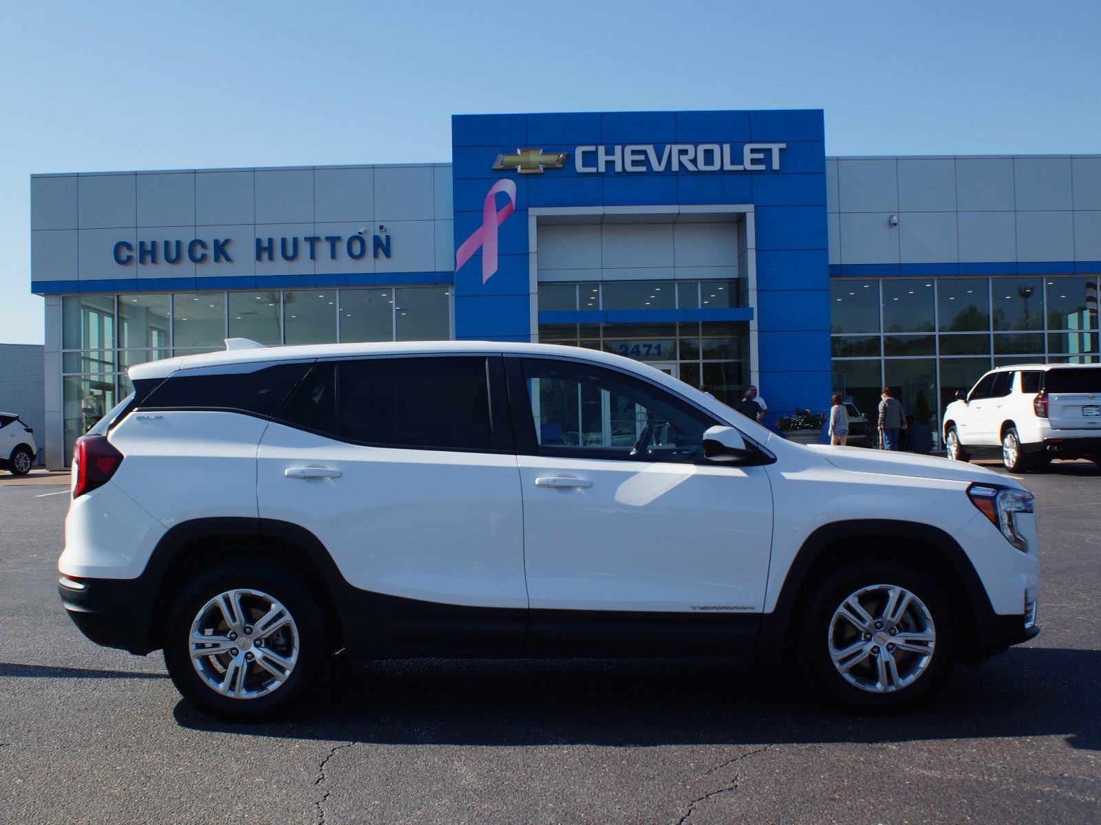 Used 2024 GMC Terrain SLE AWD/4WD image 1