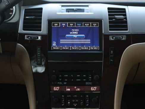 Used 2012 Cadillac Escalade ESV Premium AWD/4WD image 11