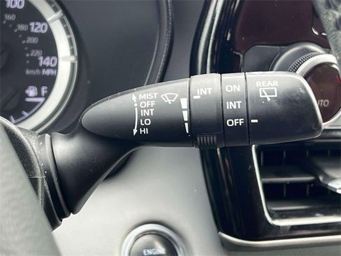 Used 2021 Toyota Highlander LE image 29