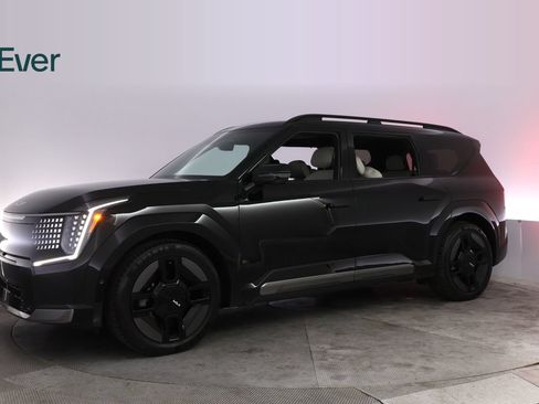 Used 2024 Kia EV9 GT-Line AWD/4WD image 18