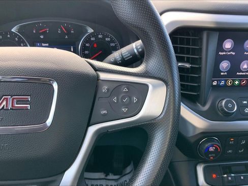 Used 2023 GMC Acadia SLE image 18