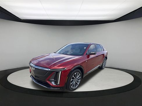 Used 2024 Cadillac Lyriq Sport RWD image 3