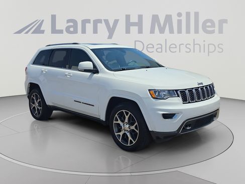 Used 2018 Jeep Grand Cherokee Limited AWD/4WD image 7
