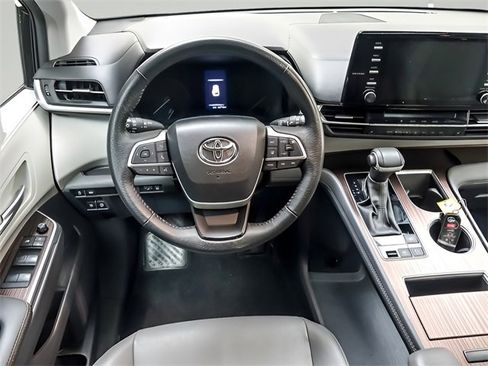 Certified 2024 Toyota Sienna XLE image 14