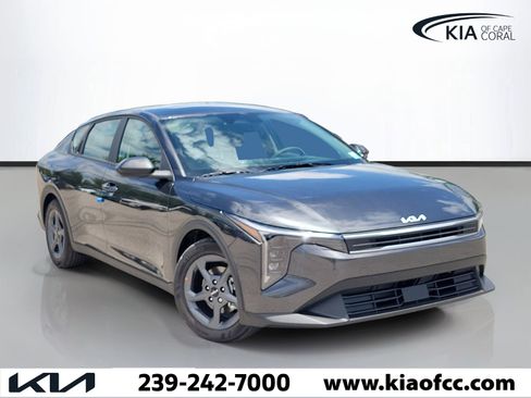 New 2026 Kia K4 FWD image 1