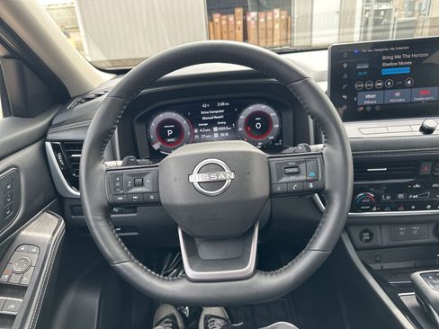 Used 2025 Nissan Rogue SL w/ SL Premium Package AWD/4WD image 41
