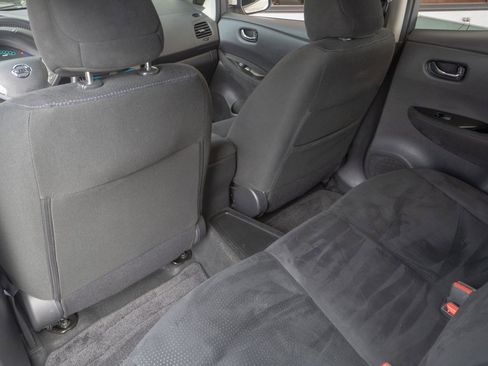 Used 2016 Nissan Leaf SV w/ Premium Package image 18