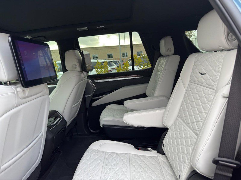 Used 2026 Cadillac Escalade Platinum Sport w/ LPO, ONYX Package AWD/4WD image 10