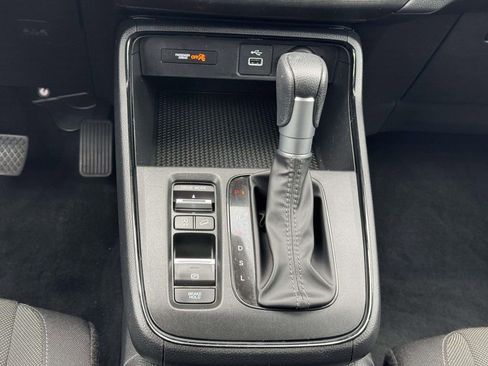 Used 2025 Honda CR-V LX image 6