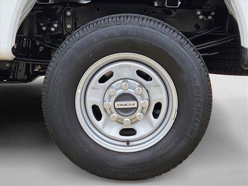 Used 2023 Ford F250 XL w/ FX4 Off-Road Package image 24