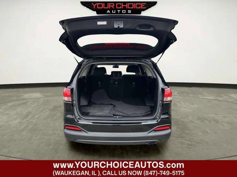 Used 2018 Kia Sorento L image 15
