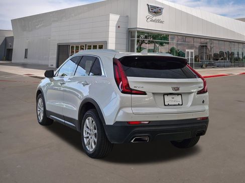 Used 2023 Cadillac XT4 Luxury w/ Cold Weather Package FWD image 4