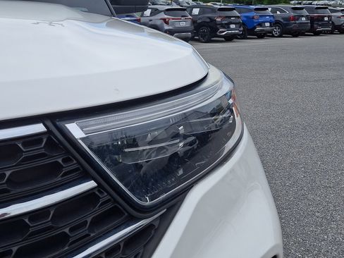 Used 2022 Ford Explorer XLT w/ Class IV Trailer Tow Package AWD/4WD image 9
