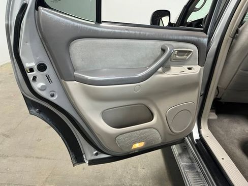 Used 2005 Toyota Sequoia SR5 RWD image 18