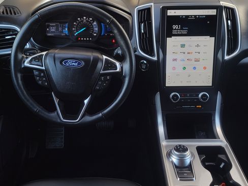 Used 2024 Ford Edge SEL image 13