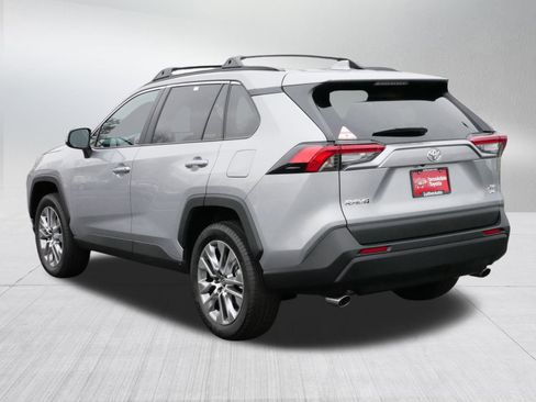 Certified 2025 Toyota RAV4 XLE Premium image 5
