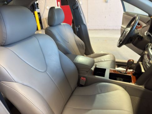 Used 2010 Toyota Camry Hybrid image 22