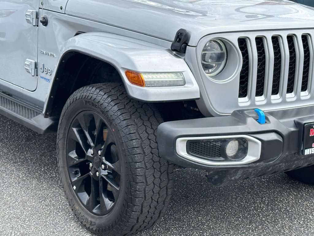 Used 2022 Jeep Wrangler Unlimited Sahara w/ Cold Weather Group AWD/4WD image 14