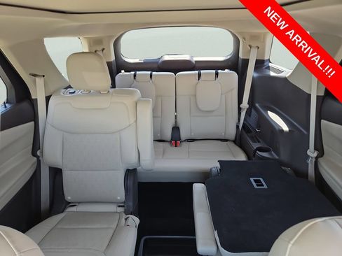 Used 2021 Ford Explorer Platinum w/ Equipment Group 601A AWD/4WD image 20