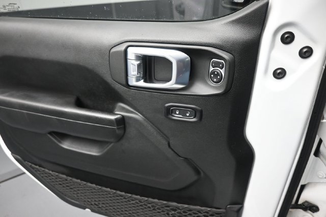 Used 2022 Jeep Gladiator Mojave AWD/4WD image 14