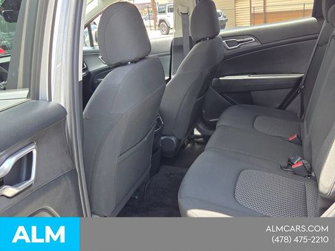 Used 2025 Kia Sportage LX FWD image 7