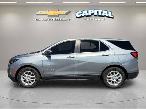 Used 2024 Chevrolet Equinox LT FWD image 2