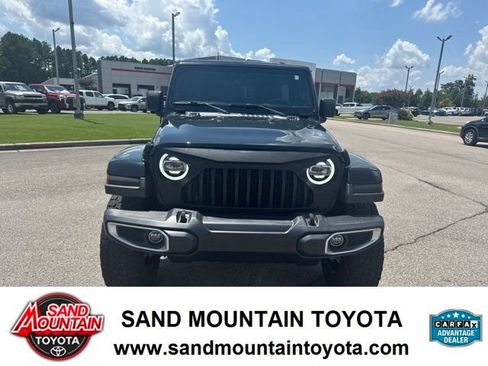 Used 2018 Jeep Wrangler Unlimited Sahara AWD/4WD image 8