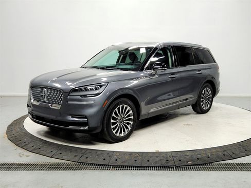 Used 2023 Lincoln Aviator Reserve image 3
