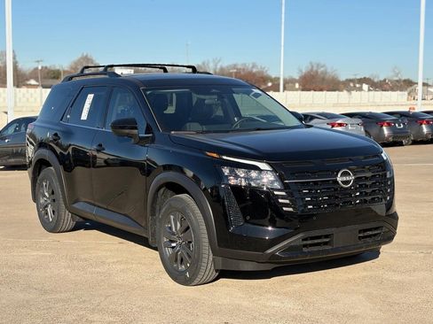 New 2026 Nissan Pathfinder SV image 6