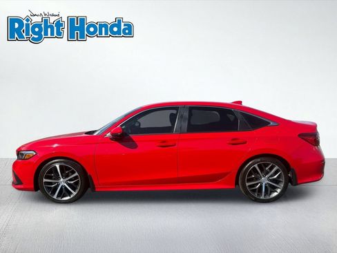 Used 2024 Honda Civic Touring image 3