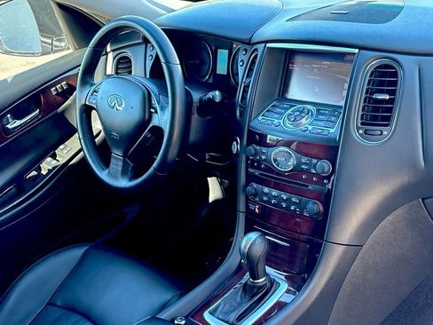Used 2017 INFINITI QX50 2WD w/ Premium Plus Package image 29