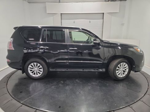 Used 2019 Lexus GX 460 image 11