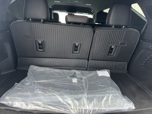 New 2026 Chevrolet Traverse RS w/ LPO, Floor Liner Package image 24