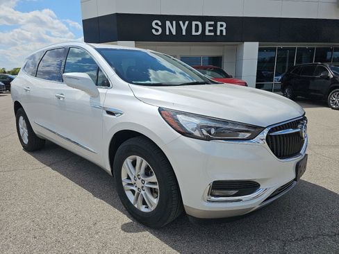 Used 2018 Buick Enclave Essence w/ Trailering Package AWD/4WD image 2